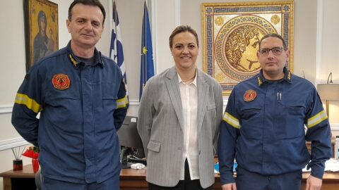 Εθιμοτυπική επίσκεψη του Διοικητή και Υποδιοικητή της Πυροσβεστικής Υπηρεσίας Σερρών στη  Δήμαρχο Σερρών Βαρβάρα Μητλιάγκα